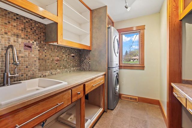 W154N8067 Elm LANE, Menomonee Falls, WI 53051