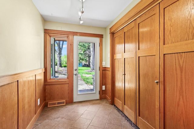 W154N8067 Elm LANE, Menomonee Falls, WI 53051