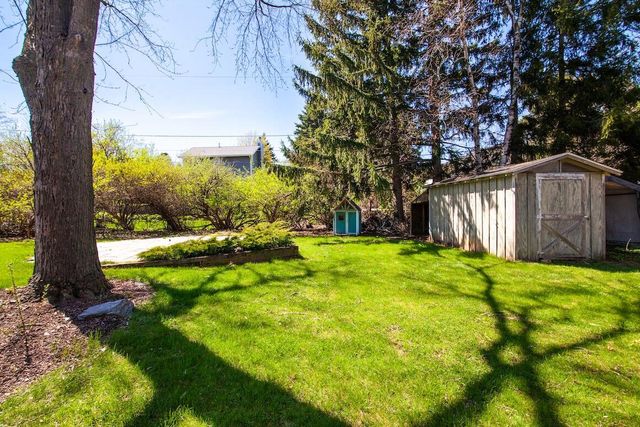 W154N8067 Elm LANE, Menomonee Falls, WI 53051