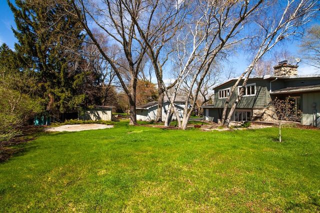 W154N8067 Elm LANE, Menomonee Falls, WI 53051