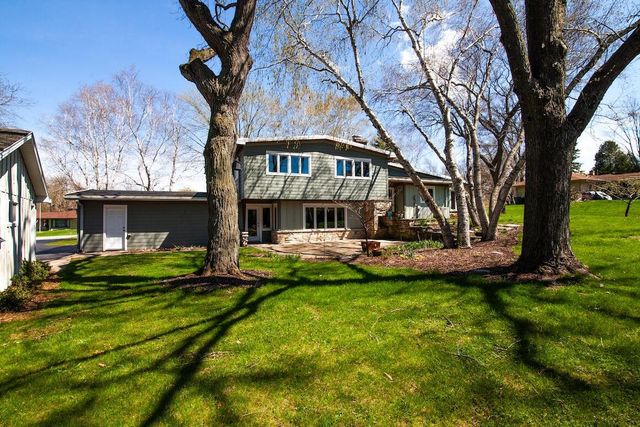 W154N8067 Elm LANE, Menomonee Falls, WI 53051