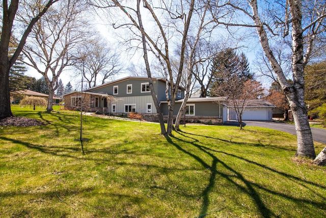 W154N8067 Elm LANE, Menomonee Falls, WI 53051