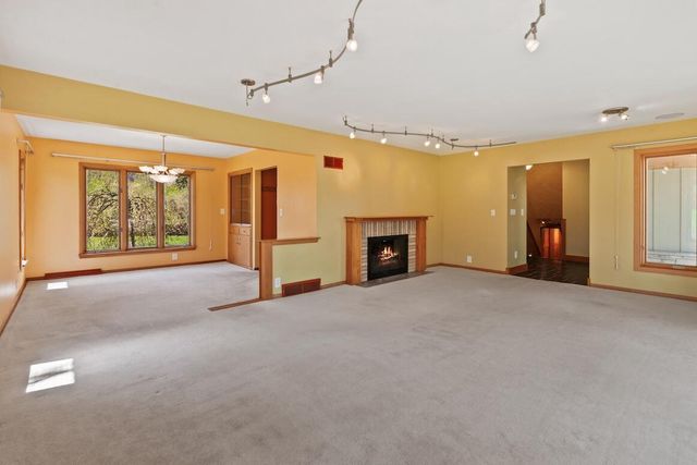 W154N8067 Elm LANE, Menomonee Falls, WI 53051