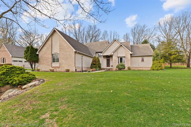 7805 Partridge Hill Drive, Hamburg Township, MI 48116