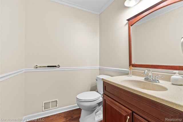 7805 Partridge Hill Drive, Hamburg Township, MI 48116