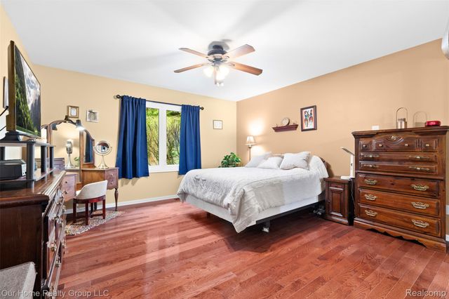 7805 Partridge Hill Drive, Hamburg Township, MI 48116