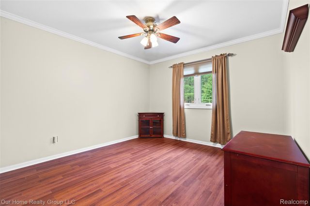 7805 Partridge Hill Drive, Hamburg Township, MI 48116