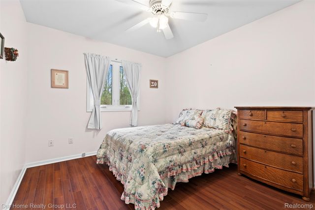 7805 Partridge Hill Drive, Hamburg Township, MI 48116