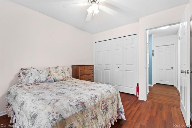 7805 Partridge Hill Drive, Hamburg Township, MI 48116