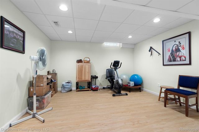 7805 Partridge Hill Drive, Hamburg Township, MI 48116