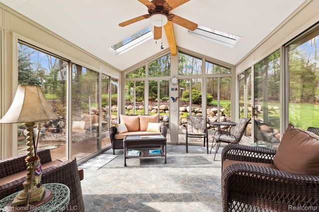 7805 Partridge Hill Drive, Hamburg Township, MI 48116