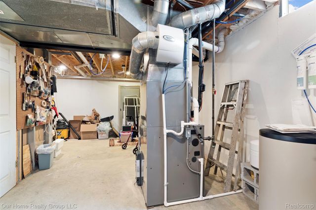 7805 Partridge Hill Drive, Hamburg Township, MI 48116