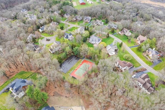 7805 Partridge Hill Drive, Hamburg Township, MI 48116