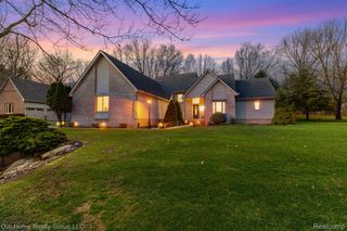 7805 Partridge Hill Drive, Hamburg Township, MI 48116