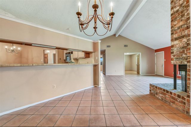 1116 W Castlewood Avenue, Friendswood, TX 77546