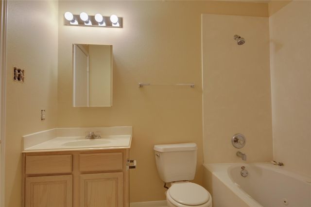 939 Andover Glen Drive, Fresno, TX 77545