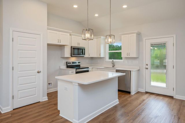 6107 Mildred's Way, Crestview, FL 32539