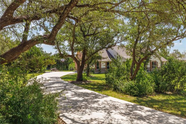 121 Esperanza Petal Pass, Liberty Hill, TX 78642
