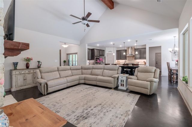 121 Esperanza Petal Pass, Liberty Hill, TX 78642