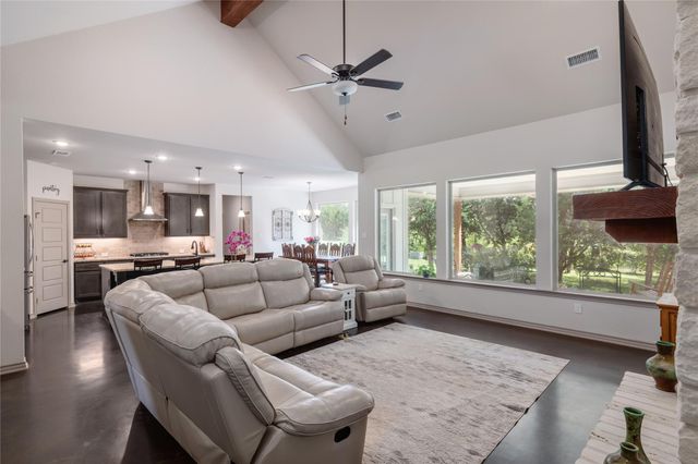 121 Esperanza Petal Pass, Liberty Hill, TX 78642