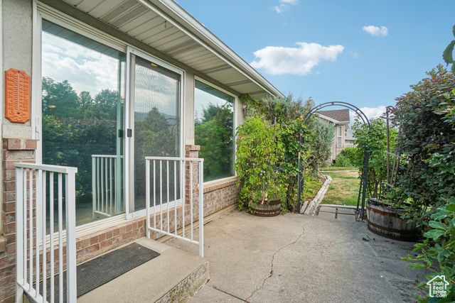 48 E BELMORE DR, Kaysville, UT 84037