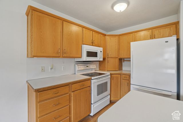 48 E BELMORE DR, Kaysville, UT 84037
