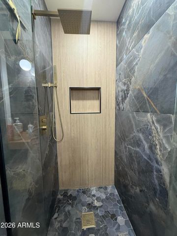 22 W ROYAL PALM Road, Phoenix, AZ 85021