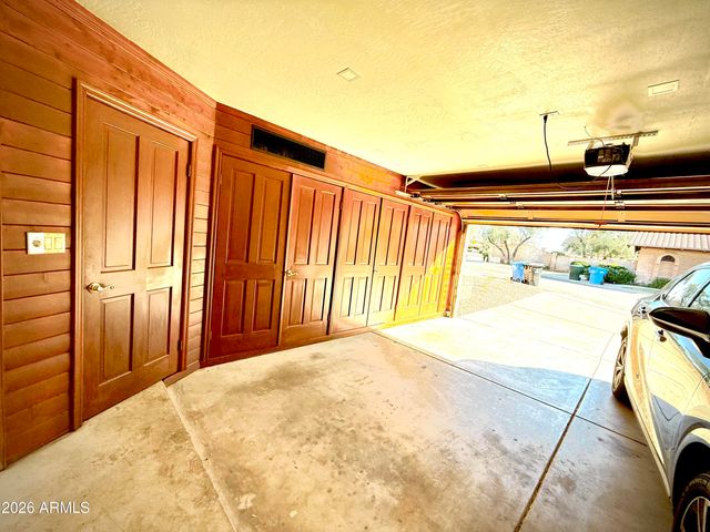 22 W ROYAL PALM Road, Phoenix, AZ 85021