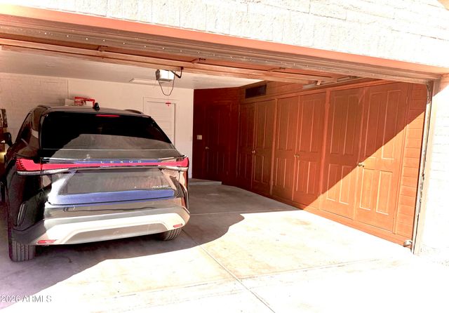 22 W ROYAL PALM Road, Phoenix, AZ 85021