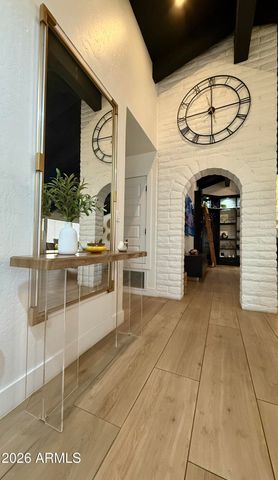 22 W ROYAL PALM Road, Phoenix, AZ 85021