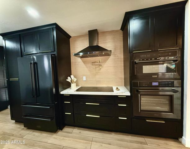 22 W ROYAL PALM Road, Phoenix, AZ 85021