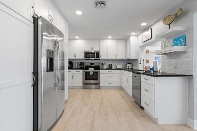 2211 PALM TREE DRIVE, Punta Gorda, FL 33950