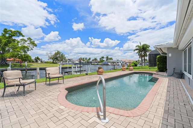 2211 PALM TREE DRIVE, Punta Gorda, FL 33950