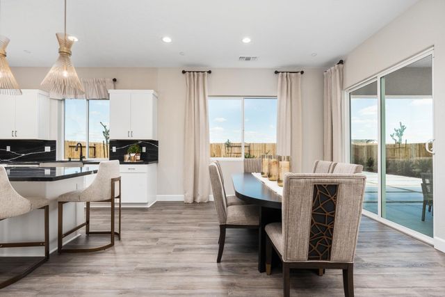 330 N Vista Ave, Fowler, CA 93625
