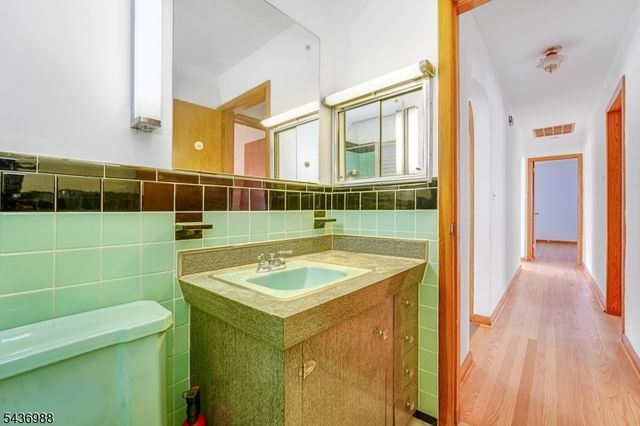62 Willow Ave, Franklin Twp., NJ 08873