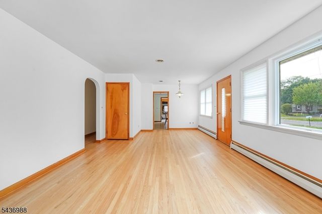 62 Willow Ave, Franklin Twp., NJ 08873