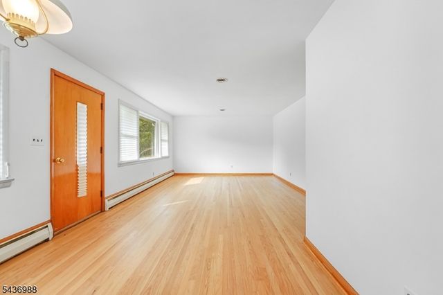 62 Willow Ave, Franklin Twp., NJ 08873