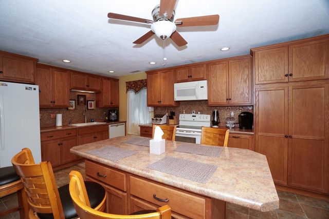 168 Coburn Woods Avenue, Nashua, NH 03063