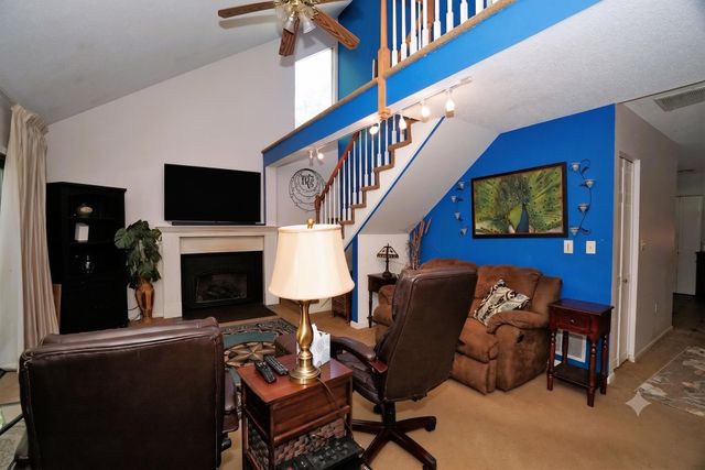 168 Coburn Woods Avenue, Nashua, NH 03063