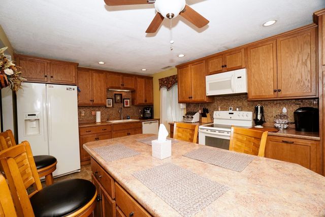 168 Coburn Woods Avenue, Nashua, NH 03063