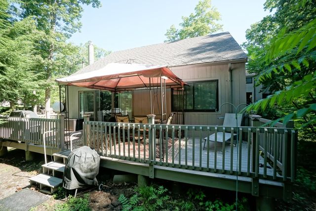 168 Coburn Woods Avenue, Nashua, NH 03063
