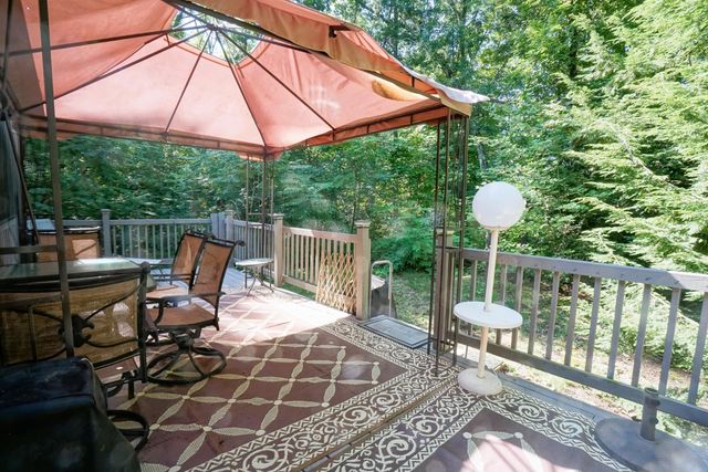 168 Coburn Woods Avenue, Nashua, NH 03063