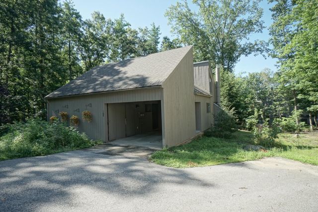 168 Coburn Woods Avenue, Nashua, NH 03063