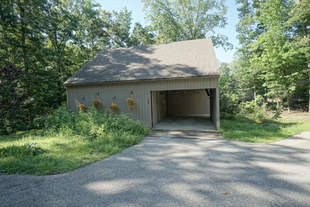 168 Coburn Woods Avenue, Nashua, NH 03063