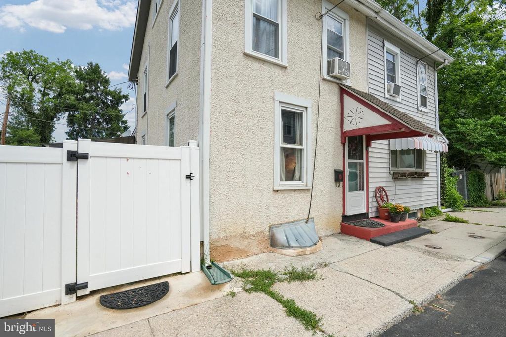 231 WILLIAM ST, Downingtown, PA 19335