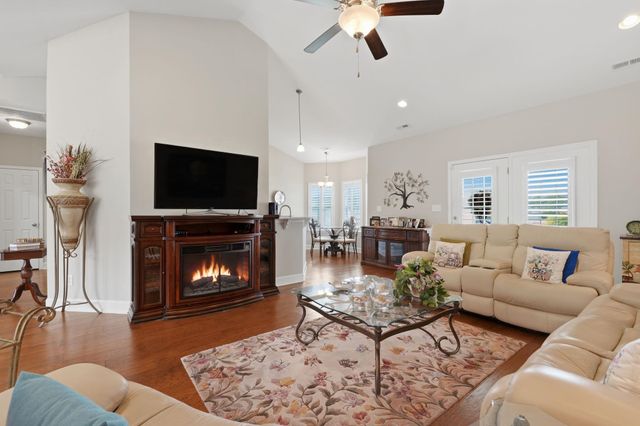 4101 Ridgewood Dr., Conway, SC 29526