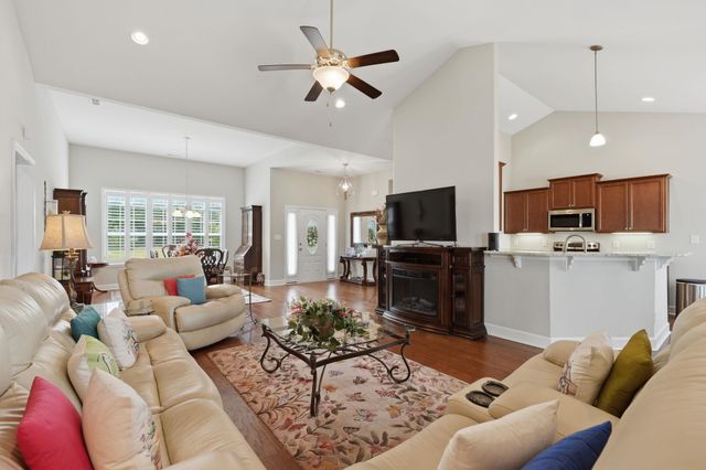 4101 Ridgewood Dr., Conway, SC 29526