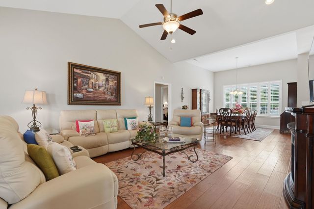 4101 Ridgewood Dr., Conway, SC 29526