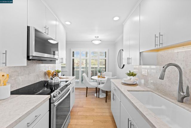 1111 Compass Ln 105, Foster City, CA 94404