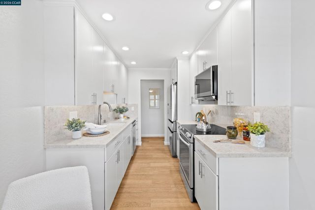 1111 Compass Ln 105, Foster City, CA 94404